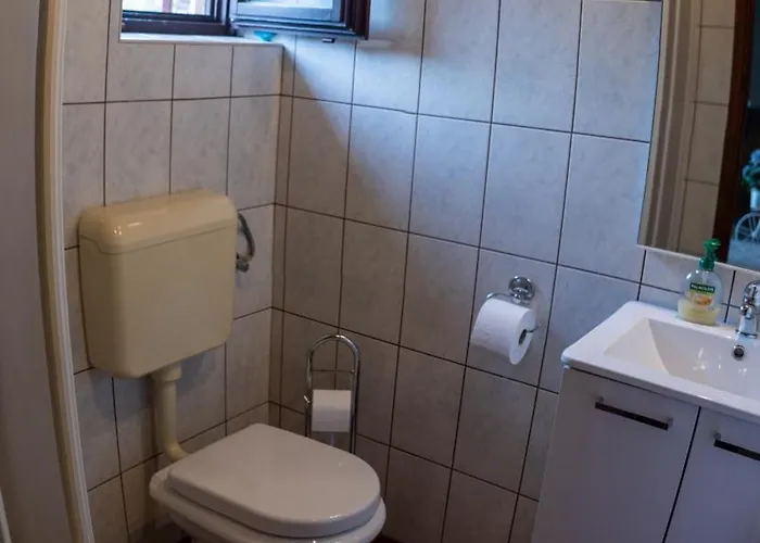 Blue Horizon By Anica Lejlighed